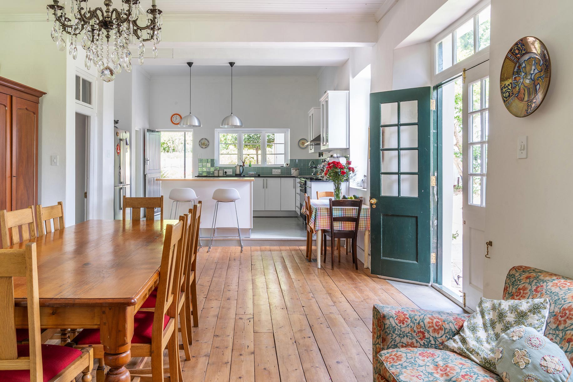 The colourful kitchen of South Artist, Jenny Parsons