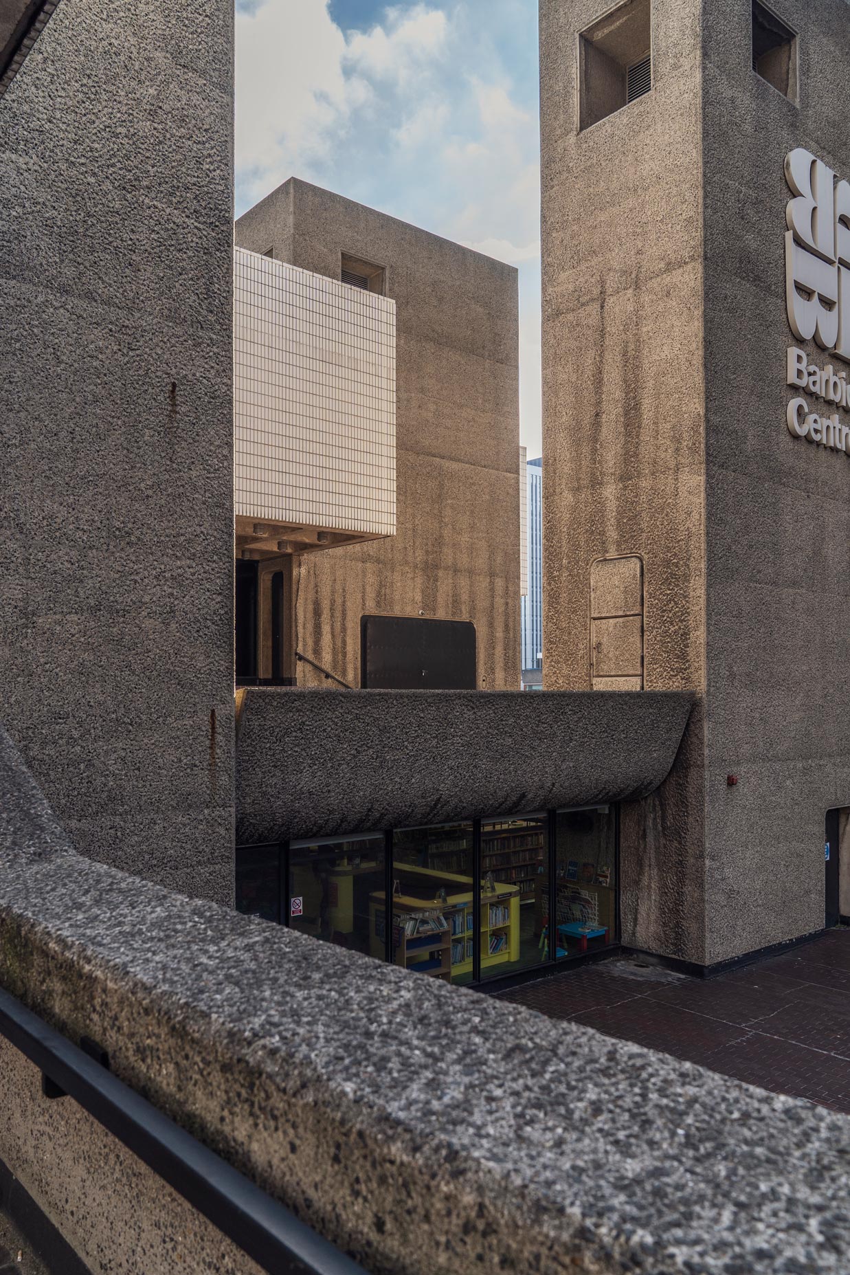 The Brutalist Architecture of the Barbican Centre - soonafternoon