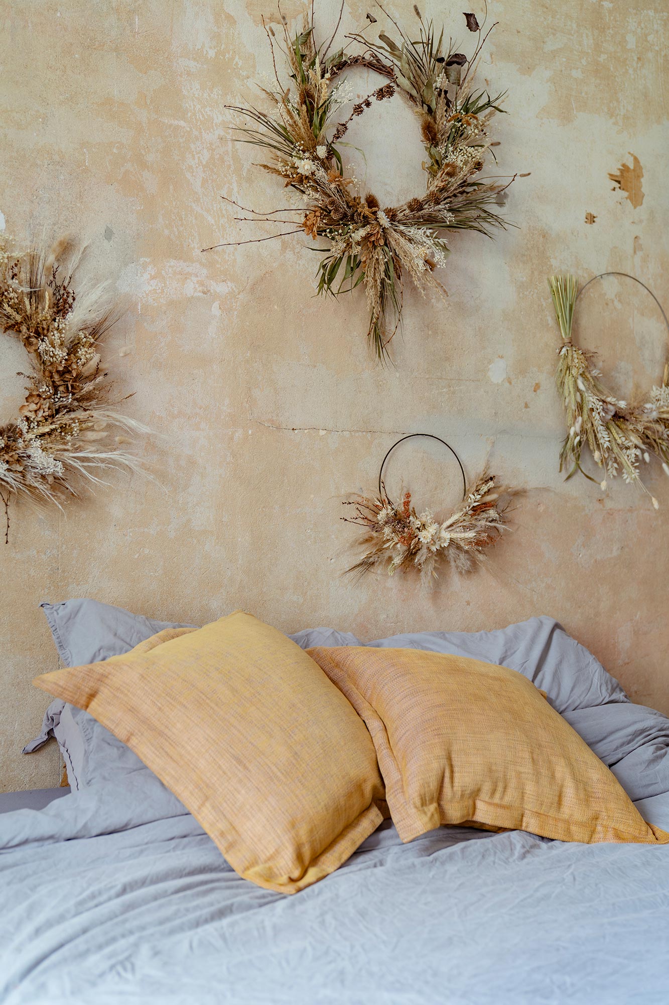 Bedroom with dried flowers